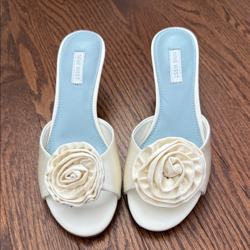 Nine West Cream Floral Mules